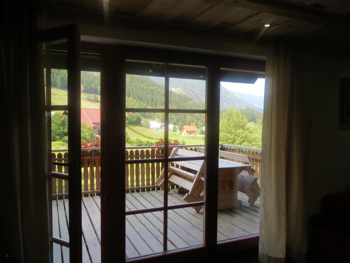 Apartmaji Brloznica Pod Veliko Planino Luče Oda fotoğraf