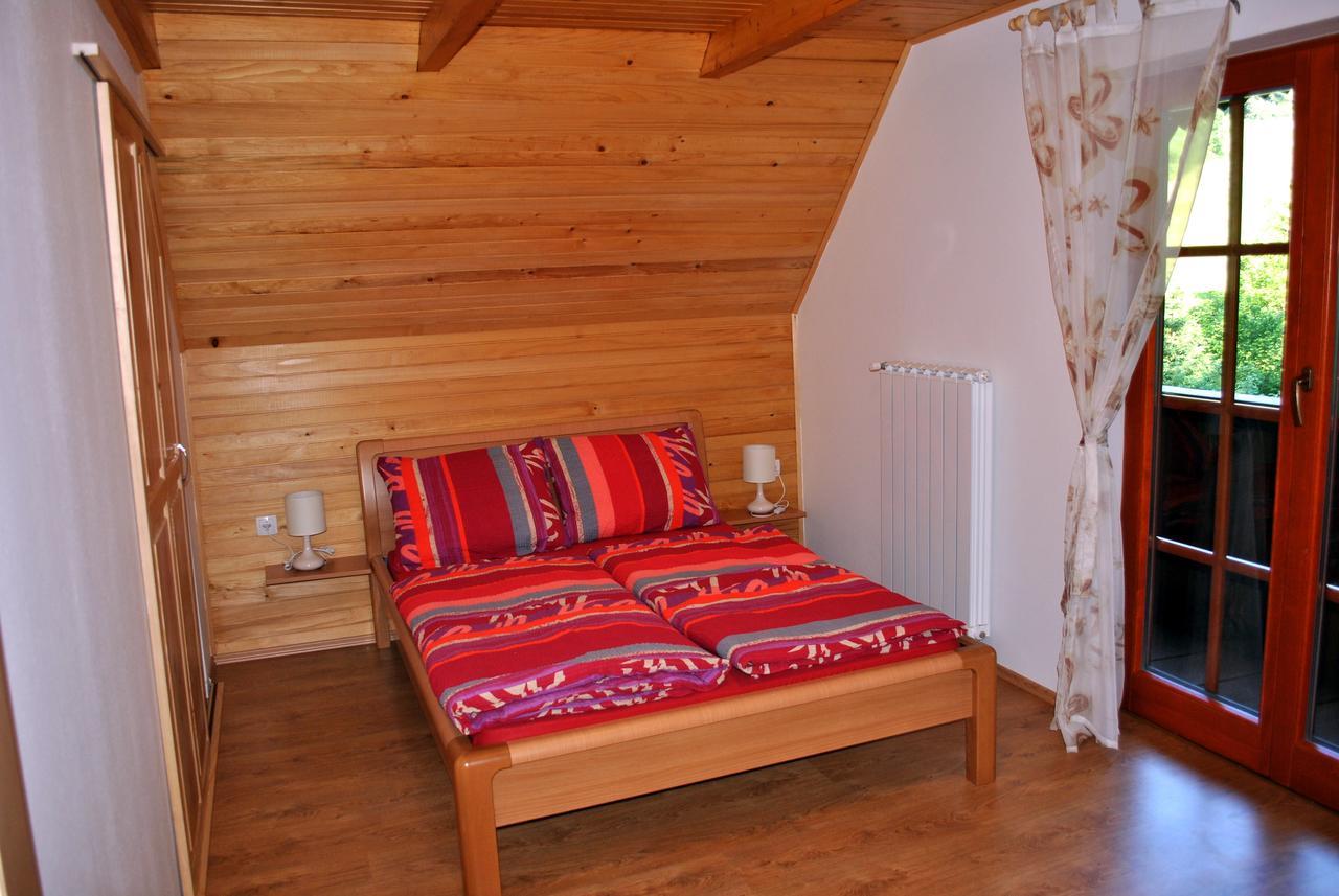 Apartmaji Brloznica Pod Veliko Planino Luče Oda fotoğraf